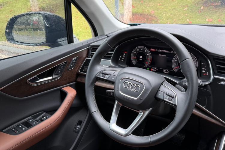 Used Audi Q7 2025 45 TFSI quattro S line Black Warrior Edition Interior 2