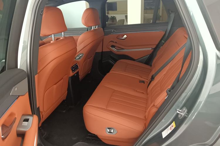 Used BYD Tang L 2025 DM 175KM Drone Player Edition Left Rear Seat