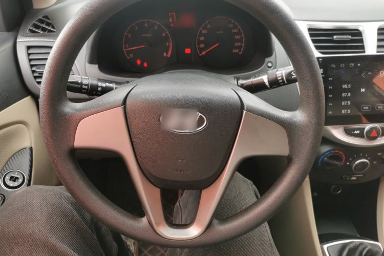 Used Hyundai Verna (older generation) 2014 1.4L Manual Smart GLS Trim