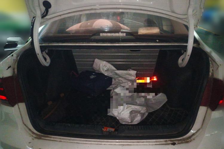 Used Volkswagen Santana 2013 1.6L Automatic Fashion Edition Trunk