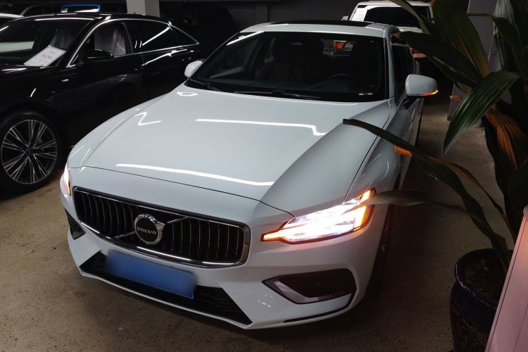 Used Volvo S60 2024 B4 Zhiyi Luxury Edition