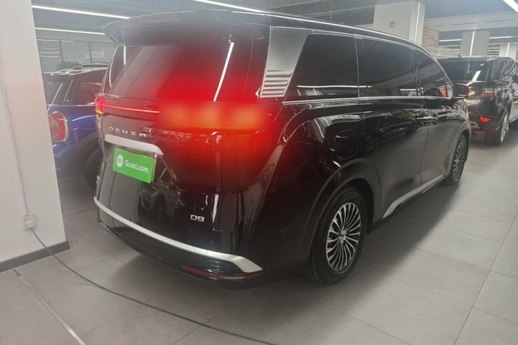 Used Denza D9 2022 DM-i 1040 Prestige Model