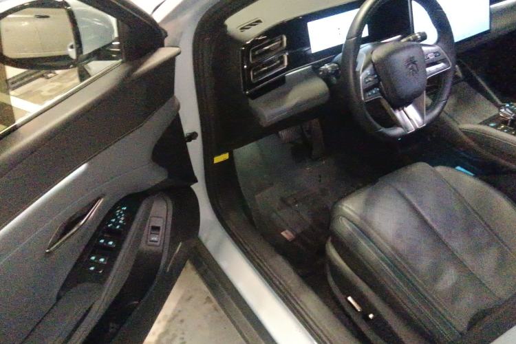 Used BYD Qin L 2024 DM-i 120KM Excellence Model
