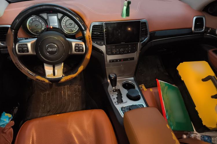 Used Jeep Grand Cherokee 2012 5.7L Flagship Prestige Edition
