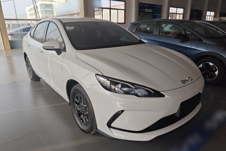 Used BYD Seal 05 DM-i 2026 DM-i 128KM Luxury Edition Front Right 45 Deg