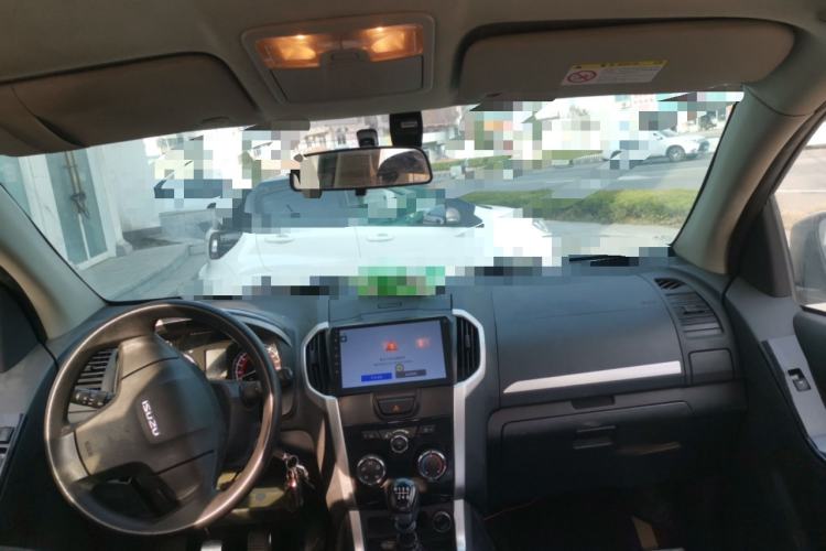 Used Isuzu D-MAX 2018 2.5T Two-Wheel-Drive Base Version JE4D25Q5A