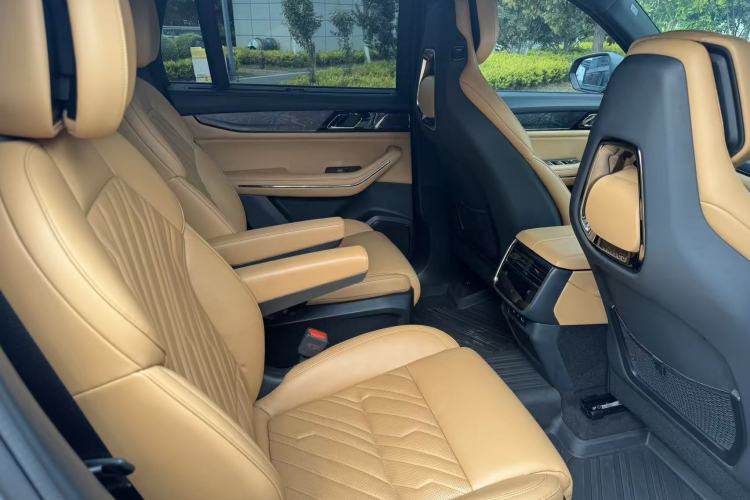 Used Lynk & Co 09 2021 2.0T Halo Six-Seater