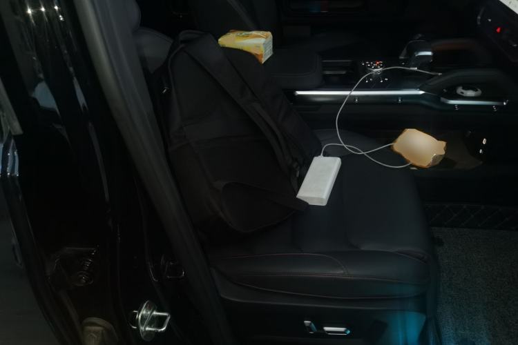 Used JETOUR Traveler 2023 2.0T All-Wheel Drive CrossPRO+ Right Front Seat