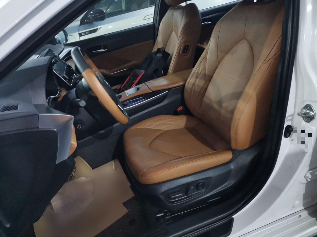 Переднее сиденье в автомобиле