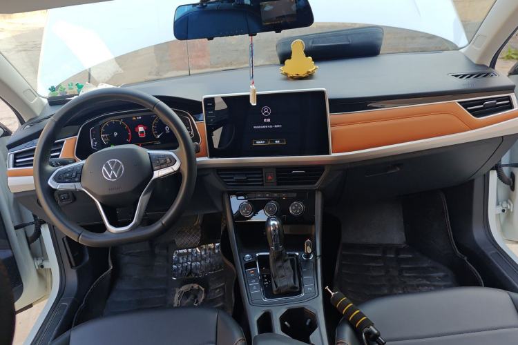 Used Volkswagen Bora 2023 200TSI DSG SmartDrive PRO Edition Center Console