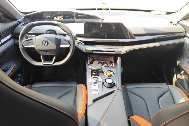 Used Changan UNI-V 2023 1.5T Prestige Model