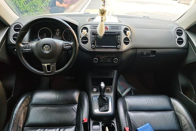 Used Volkswagen Tiguan 2012 2.0 TSI Automatic All-Wheel Drive Flagship Edition Center Console