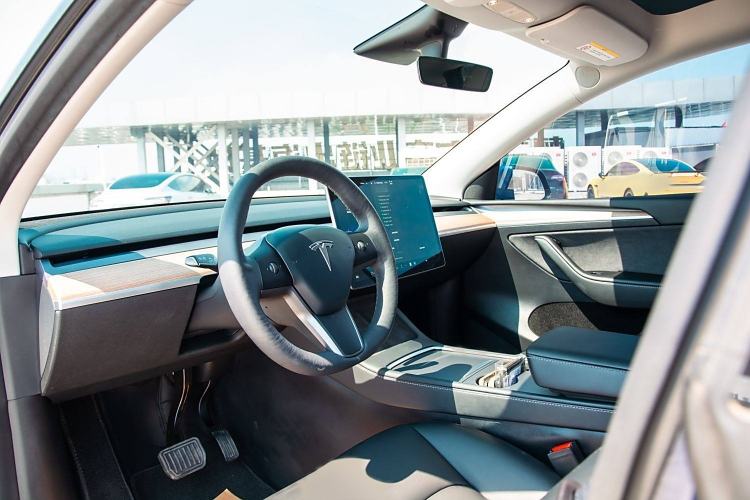 Used Tesla Model Y 2021 Long-Range All-Wheel-Drive Version