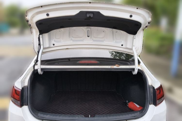 Used Hyundai Celesta 2020 1.6L Automatic GL Enjoyable Edition Trunk