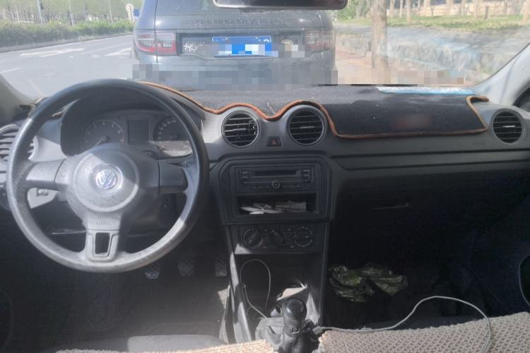 Used Volkswagen Jetta 2013 1.4L Manual Fashion Model Center Console