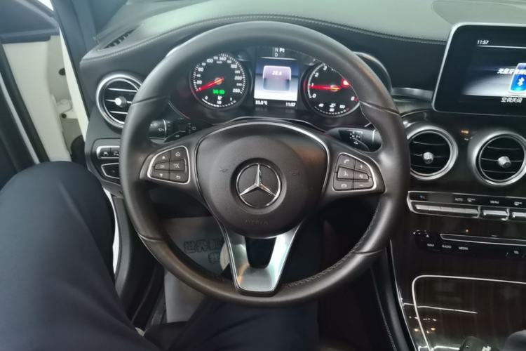 Used Mercedes-Benz GLC 2018 GLC 260 4MATIC Luxury Model
