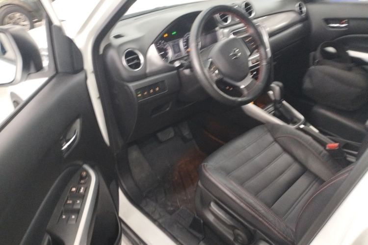 Used Suzuki Vitara 2016 1.4T Automatic Two-Wheel Drive Luxury Version Driver Seat