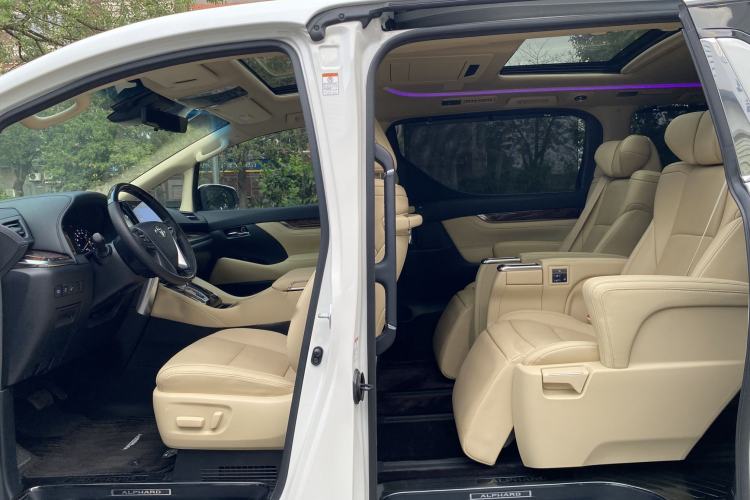 Used Toyota Alphard 2021 Dual-Engine 2.5L Luxury Edition
