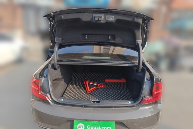 Used Volvo S90 2018 T5 Prestige Edition Trunk