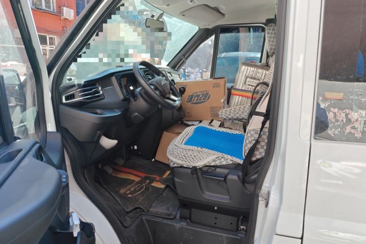 Used JMC Fushun 2023 2.0T Manual Short Wheelbase Low-Roof Commercial Multi-Purpose Passenger Vehicle 6 Seats with Lift-Up Tailgate
