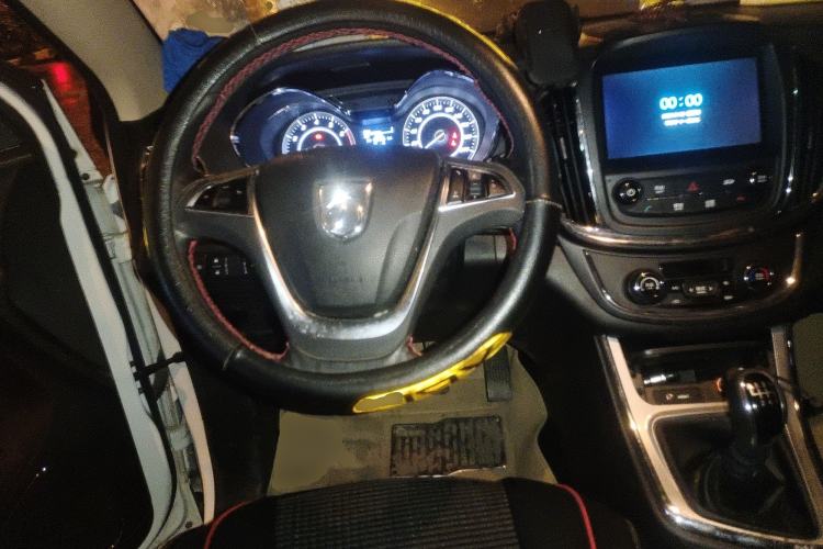 Used Baojun 560 2016 1.8L Manual Luxury Edition