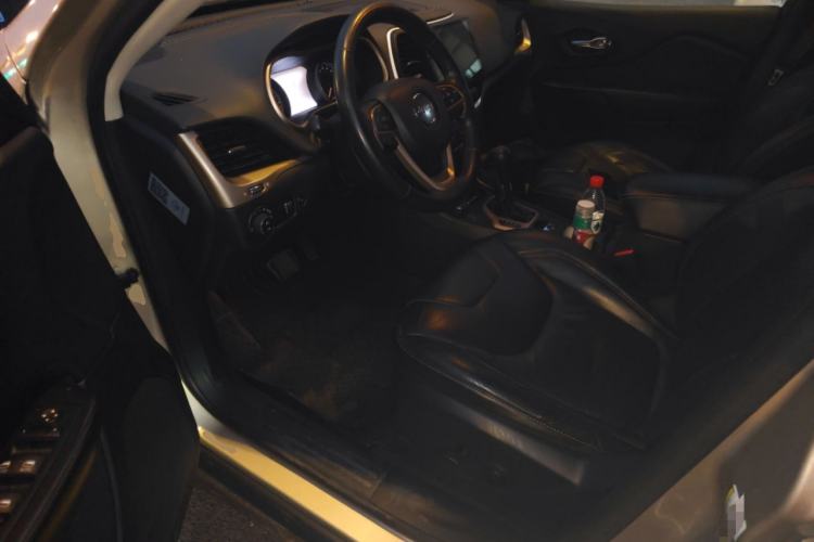 Used Jeep Cherokee 2014 2.4L Luxury Edition