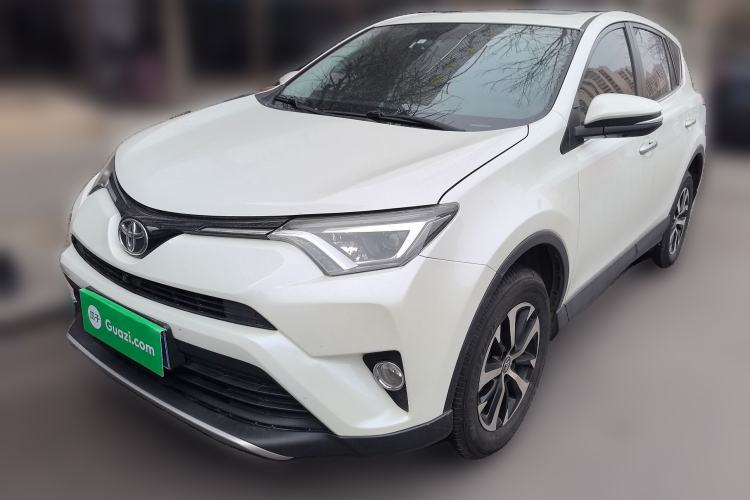 Used Toyota RAV4 2019 2.0L CVT Two-Wheel Drive ZhiShang Version China VI Standard