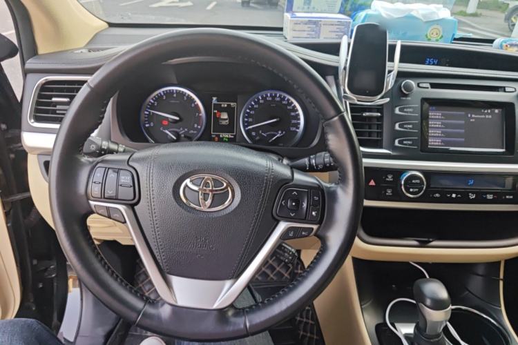 Used Toyota Highlander 2018 2.0T Four-Wheel Drive Luxury Edition 7 Seats China V Emission Standard
