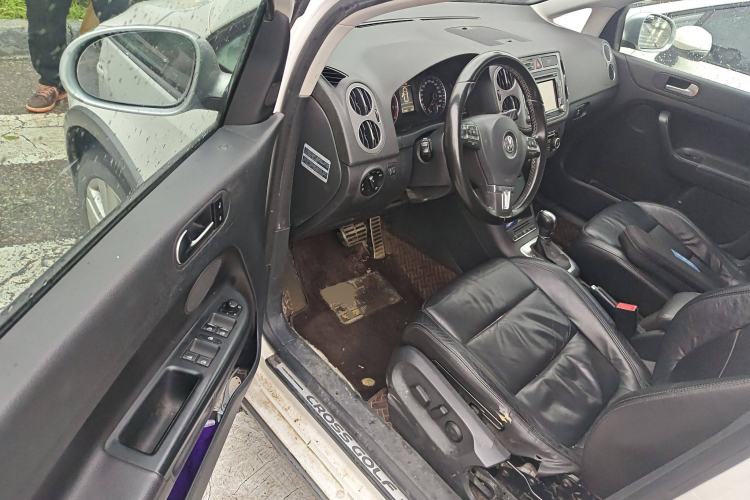 Used Volkswagen Golf 2011 1.4TSI Cross Golf Driver Seat