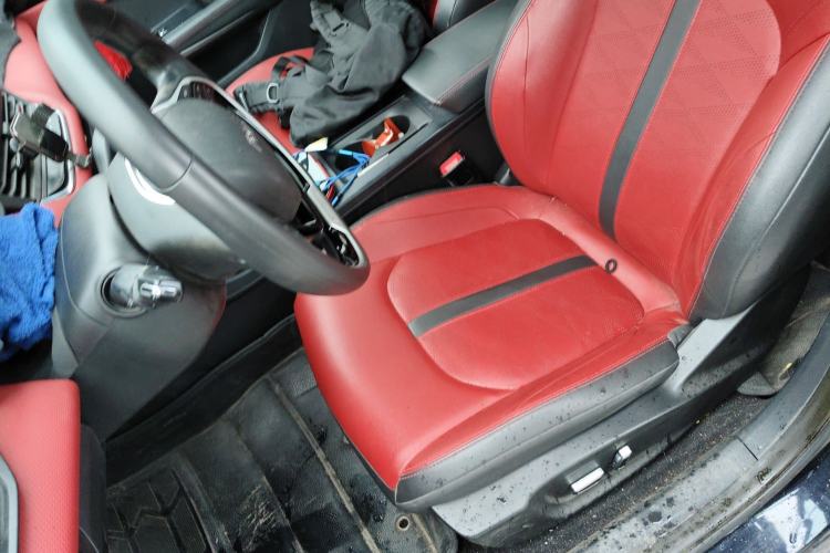 Used Dongfeng Aeolus Yixuan 2022 230T Automatic Adaptive-Beam Knight Edition Left Front Seat