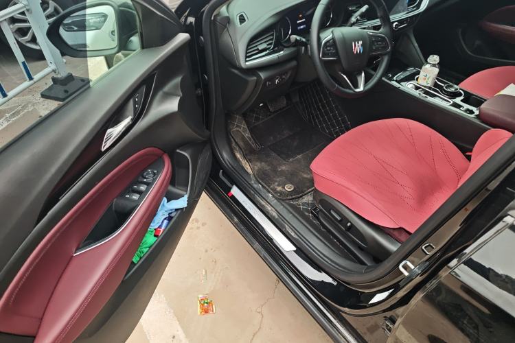 Used Buick Regal 2024 28T Luxury Edition Driver Seat