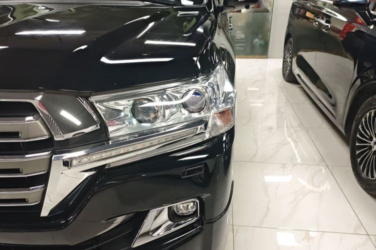 Used Toyota Land Cruiser 2017 4.0 V6 Low-Trim Version—Middle East