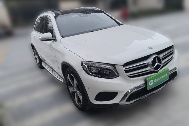 Used Mercedes-Benz GLC 2016 GLC 300 4MATIC Dynamic Model Front Right 45 Deg