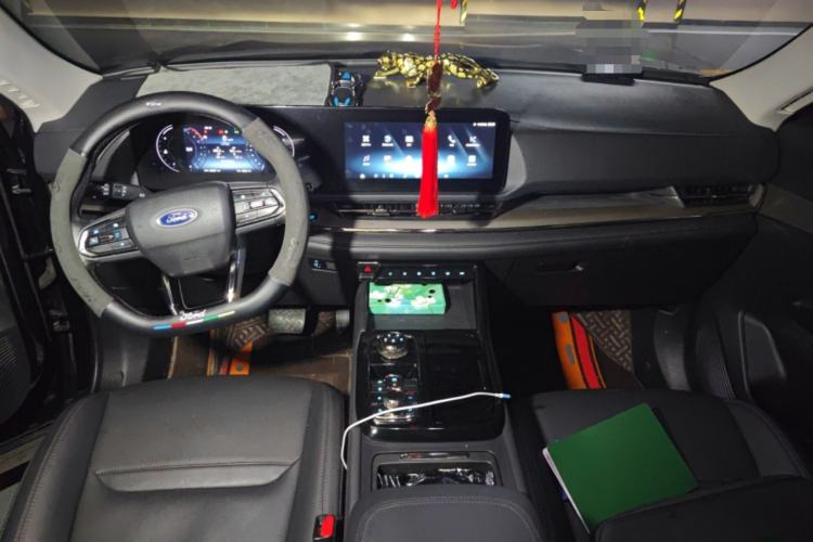 Used Ford Equator Sport 2022 EcoBoost 170 Platinum Edition Center Console