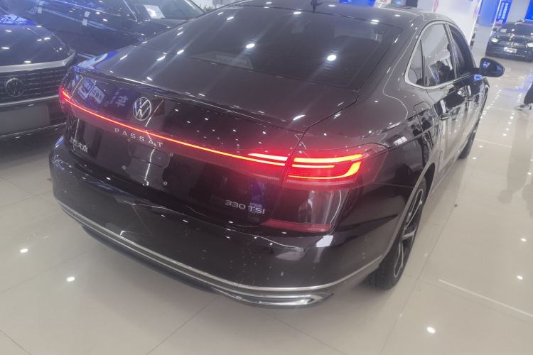 Used Volkswagen Passat 2023 330TSI Starry Luxury Edition

