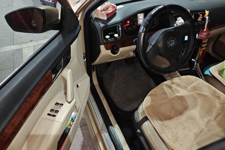 Used Volkswagen Lavida 2013 Restyled Classic 1.6L Automatic Comfort Edition Driver Seat