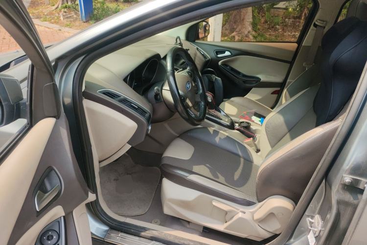 Used Ford Focus 2012 Sedan 1.6L Automatic Fashion Edition