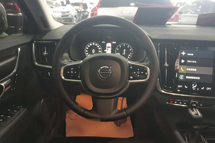 Used Volvo V90 2017 Cross Country T5 AWD Smart Range Edition
