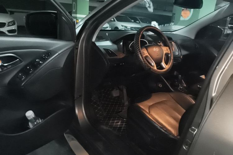 Used Hyundai ix35 2013 2.0L Automatic Two-Wheel Drive Smart GLS China IV Standard Driver Seat