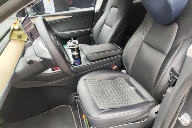 Used Tesla Model Y 2021 Long-Range All-Wheel-Drive Version Left Front Seat