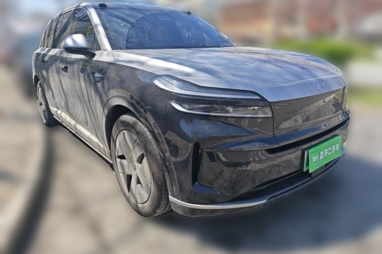 Used ONVO Luxeed L90 2025 Model—Max Six-Seater Version Front Right 45 Deg