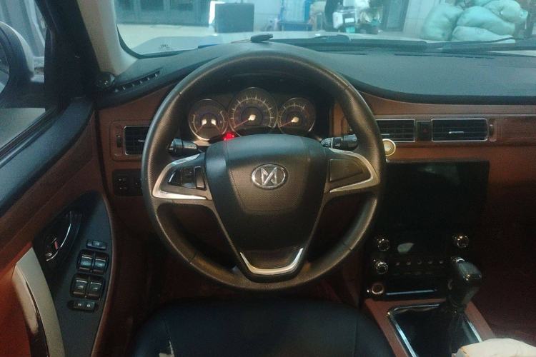 Used JDMC T5 2014 2.8T Two-Wheel Drive Upgraded Version with Standard Wheelbase JE493ZLQ4E
