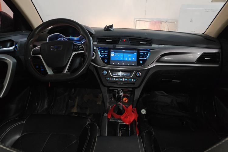 Used Geely Auto Emgrand 2017 Sedan Million Edition 1.5L Manual Upward Connect Version Center Console