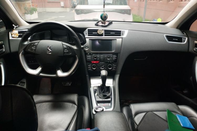 Used DS 6 2014 1.6T Luxury Edition THP160 Center Console