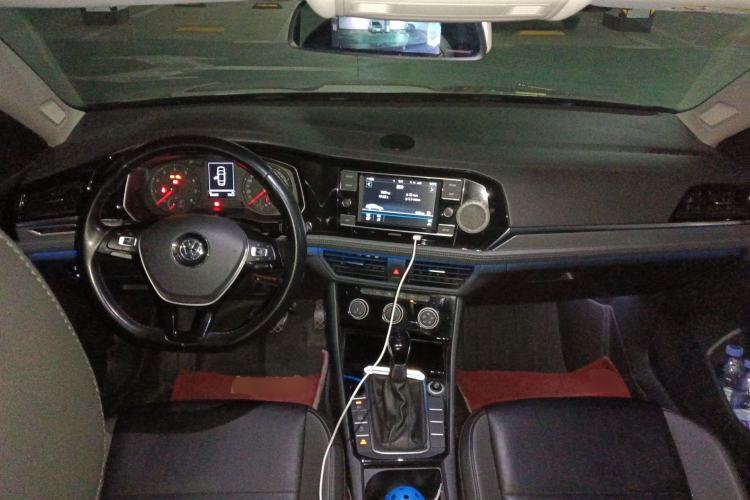 Used Volkswagen Sagitar 2019 200TSI DSG Comfort Version China VI Standard Center Console
