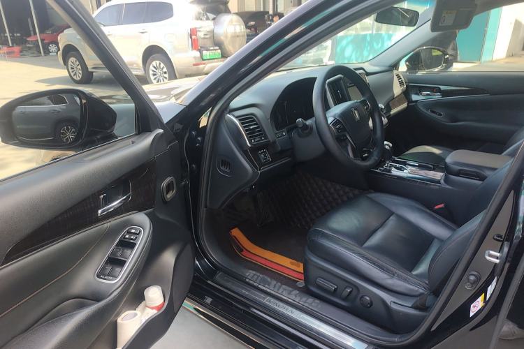 Used Toyota Crown 2018 2.0T Fashion Edition
