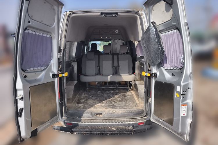 Used Ford Transit 2017 2.0T Diesel Multi-Purpose Commercial Vehicle Mid-Drive Mid-Roof China IV Standard Trunk