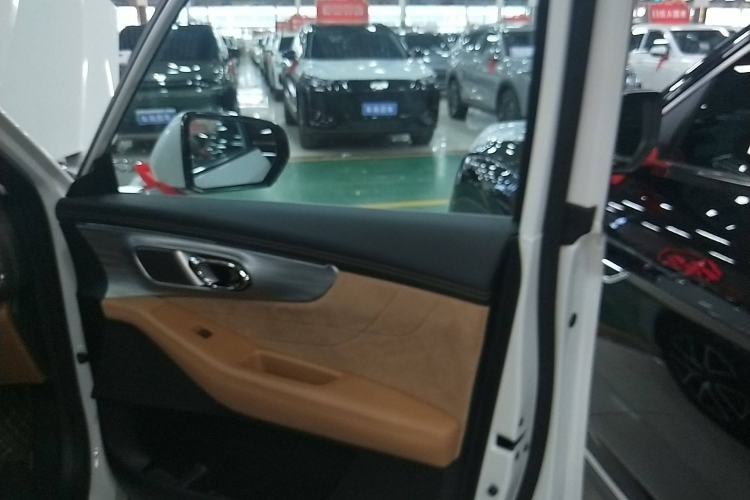 Used GAC Trumpchi ES9 2024 PHEV with 143 km Max