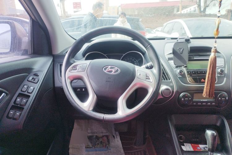 Used Hyundai ix35 2013 2.0L Automatic Two-Wheel Drive Smart GLS China IV Standard
