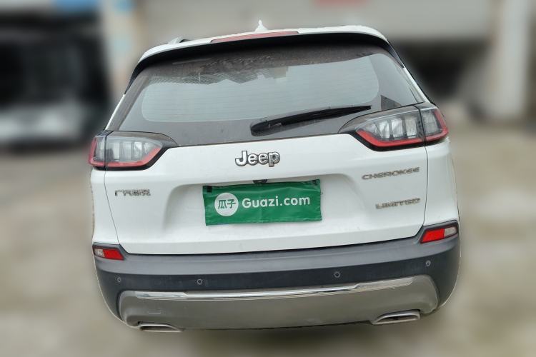 Used Jeep Cherokee 2019 2.0T Two-Wheel Drive Smart Enjoyment Version China VI Rear